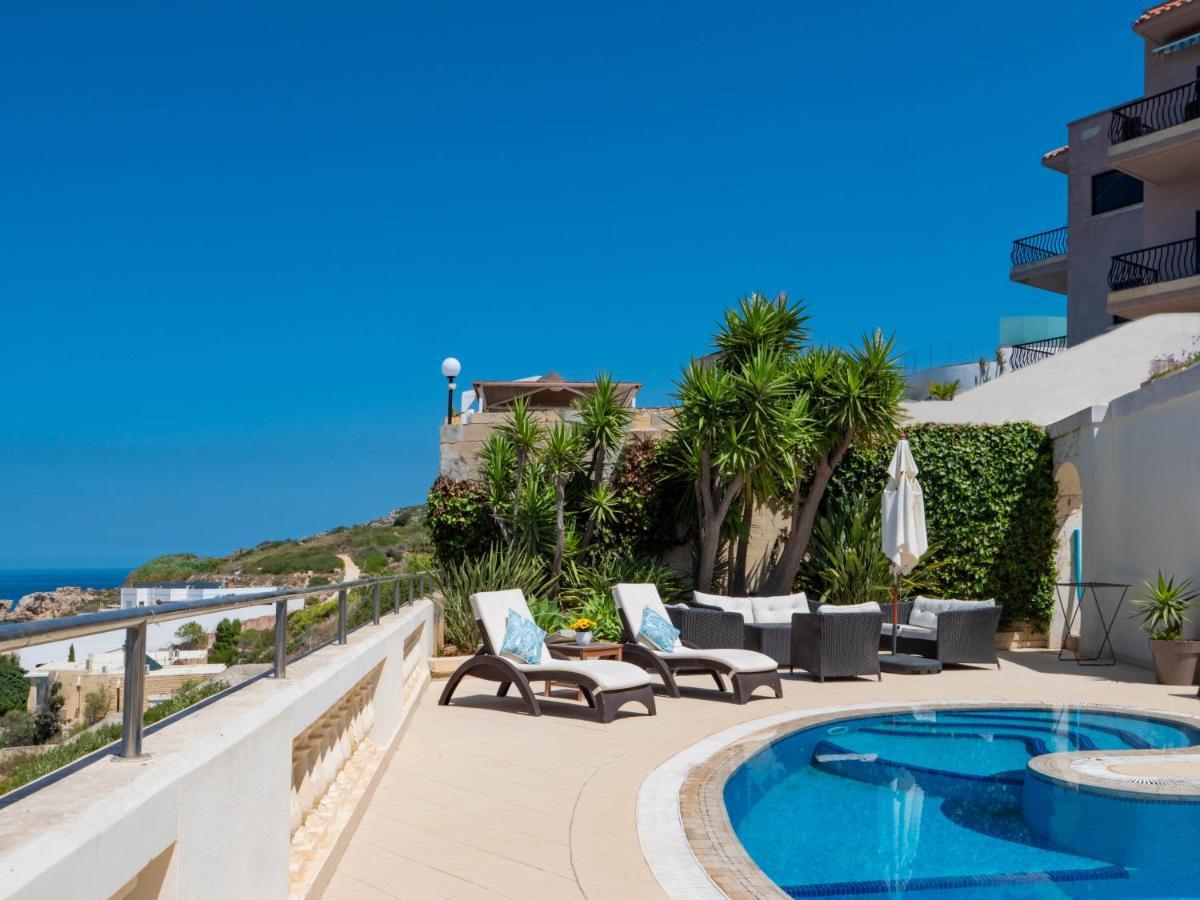 Villa Palma - Sunset Sea Views With Pool, Jacuzzi, Sauna And Games Room 멜리에하 외부 사진