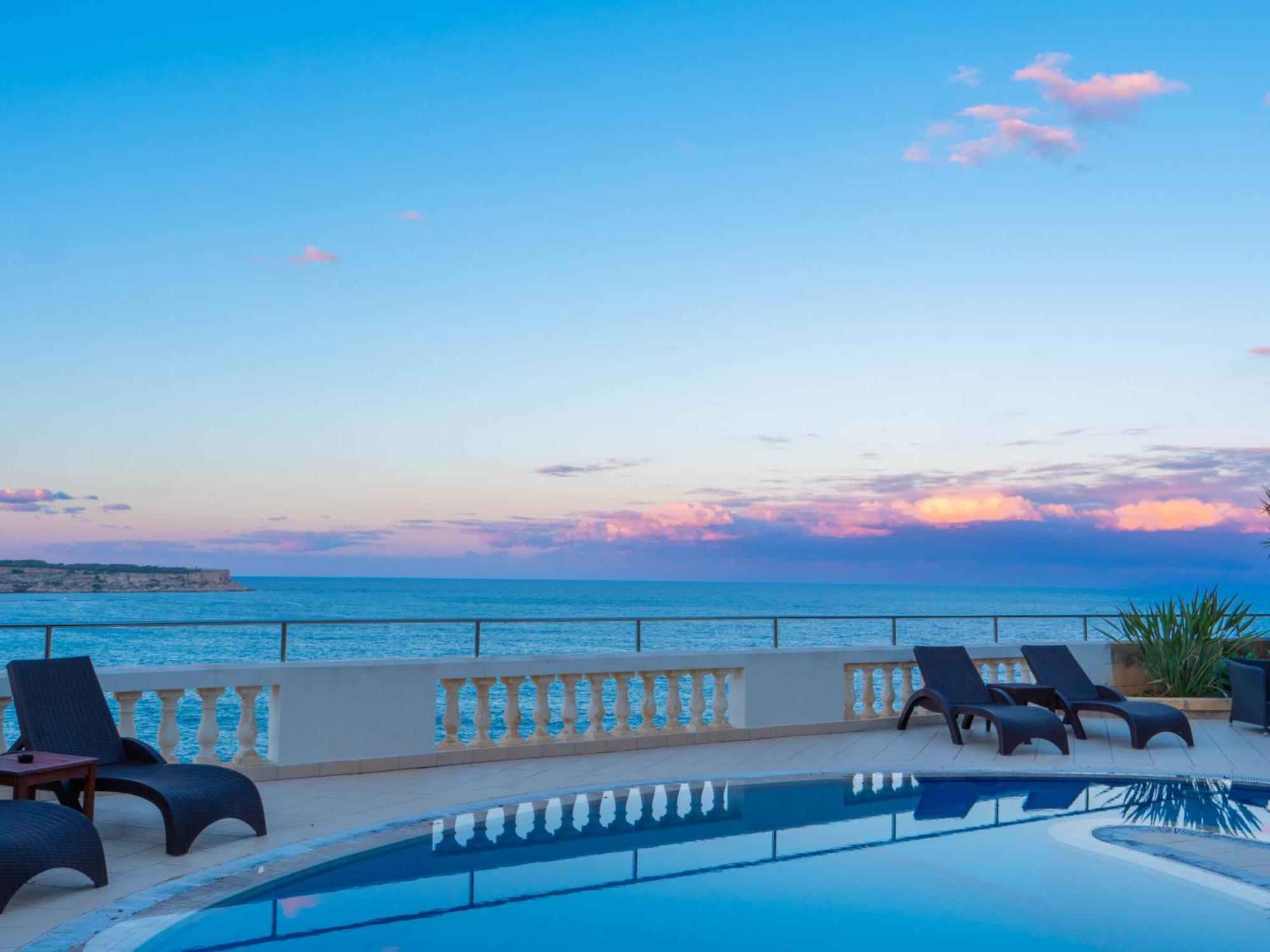 Villa Palma - Sunset Sea Views With Pool, Jacuzzi, Sauna And Games Room 멜리에하 외부 사진