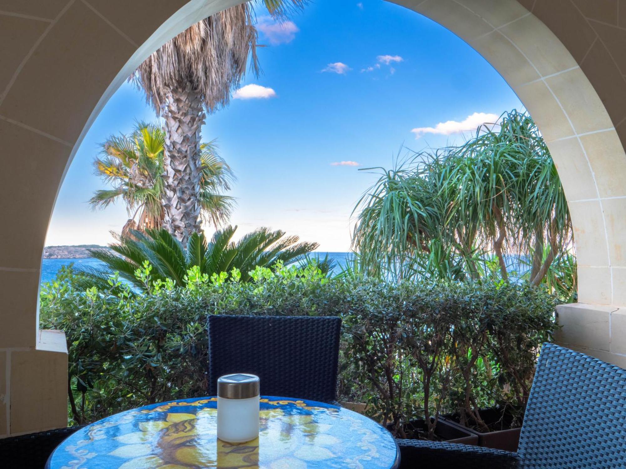 Villa Palma - Sunset Sea Views With Pool, Jacuzzi, Sauna And Games Room 멜리에하 외부 사진